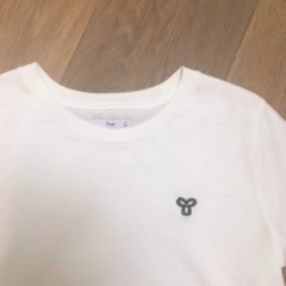 Aritzia White T-Shirt - Picture 5 of 5